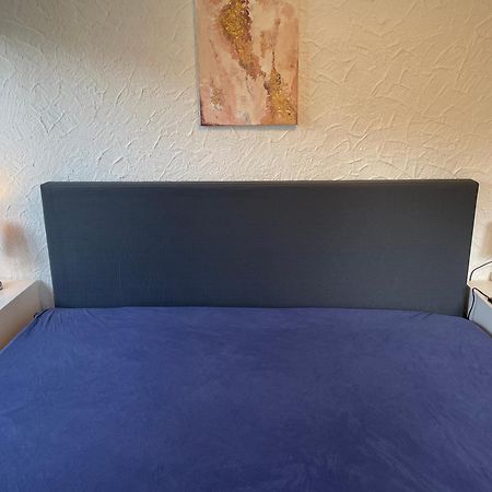 Gemuetliche 3 Zimmer Wohnung Mit Grosszuegiger Terrasse Im Gruenen 罗伊特林根 外观 照片