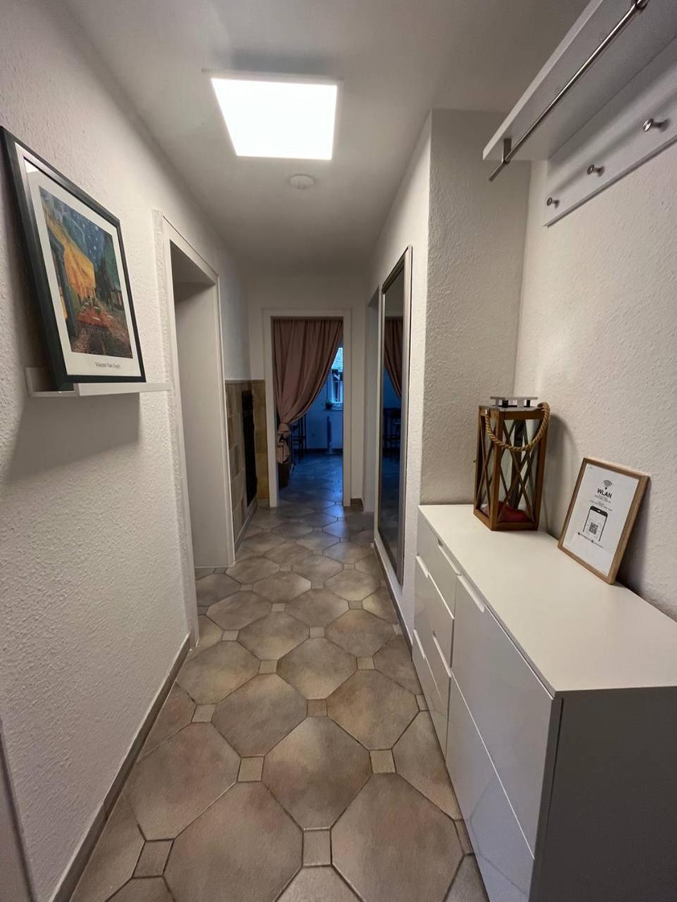 Gemuetliche 3 Zimmer Wohnung Mit Grosszuegiger Terrasse Im Gruenen 罗伊特林根 外观 照片